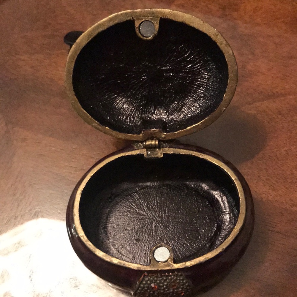 Egg Shaped Dresser Container - Picture 3 of 3